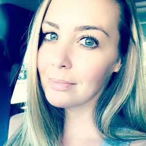 Meet your Posher, Adrienne